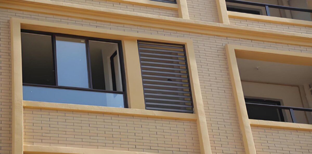 房屋外墻門窗滲水、開裂修繕！(圖1)